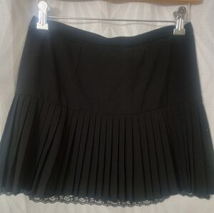 Elegant BCBG Max Azaria Black Pleated Skirt Size 2